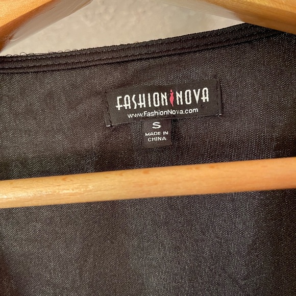 Fashion Nova “Golden State” Romper Size Small - Picture 7 of 10